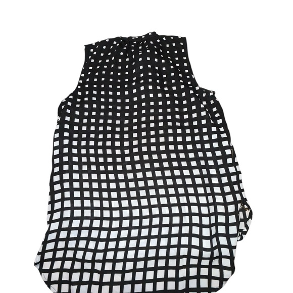 XOXO Shirt Womens Medium Black White Geometric Secretary Bow
Minimalist Neutral - Picture 11 of 12